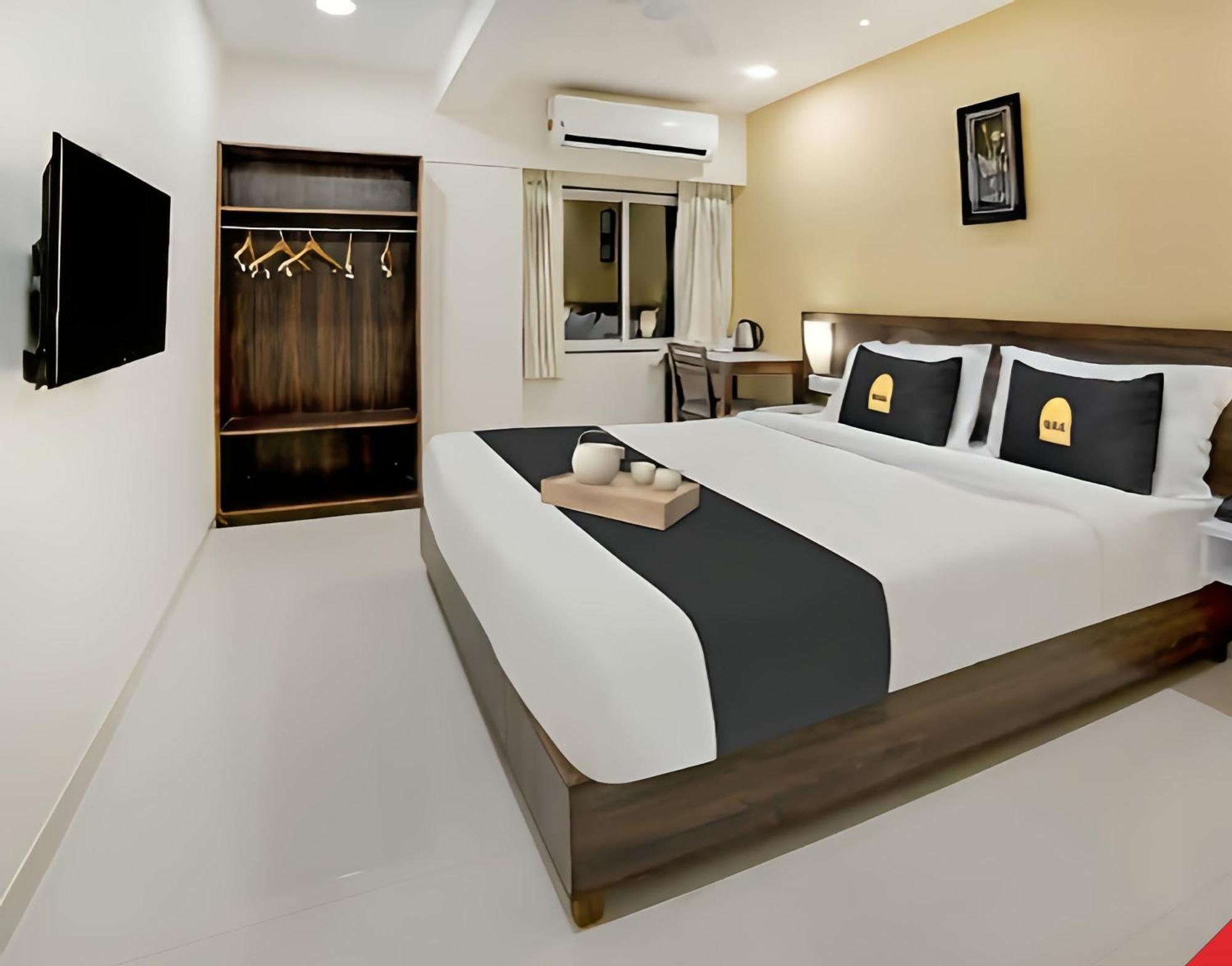 Leo Hotel Ахмедабад Экстерьер фото